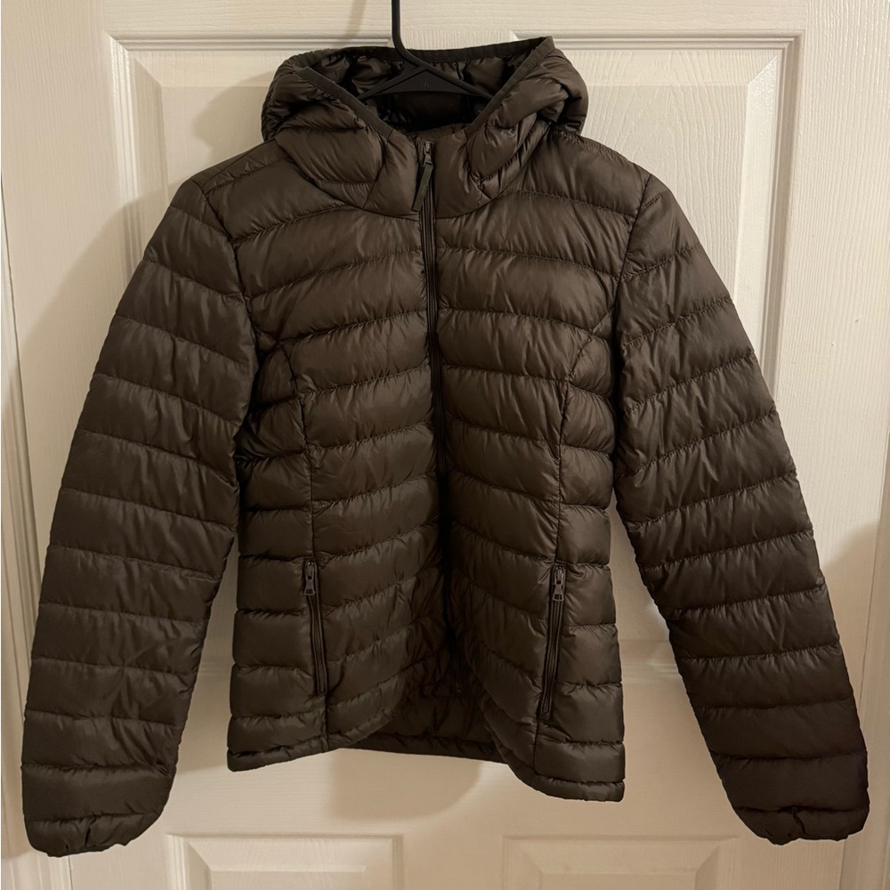 ARITZIA TNA LIGHT PUFFER JACKET